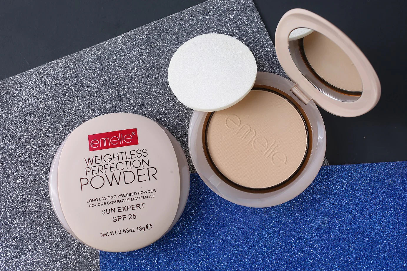 Emelie Weightless Perfect Compact Powder