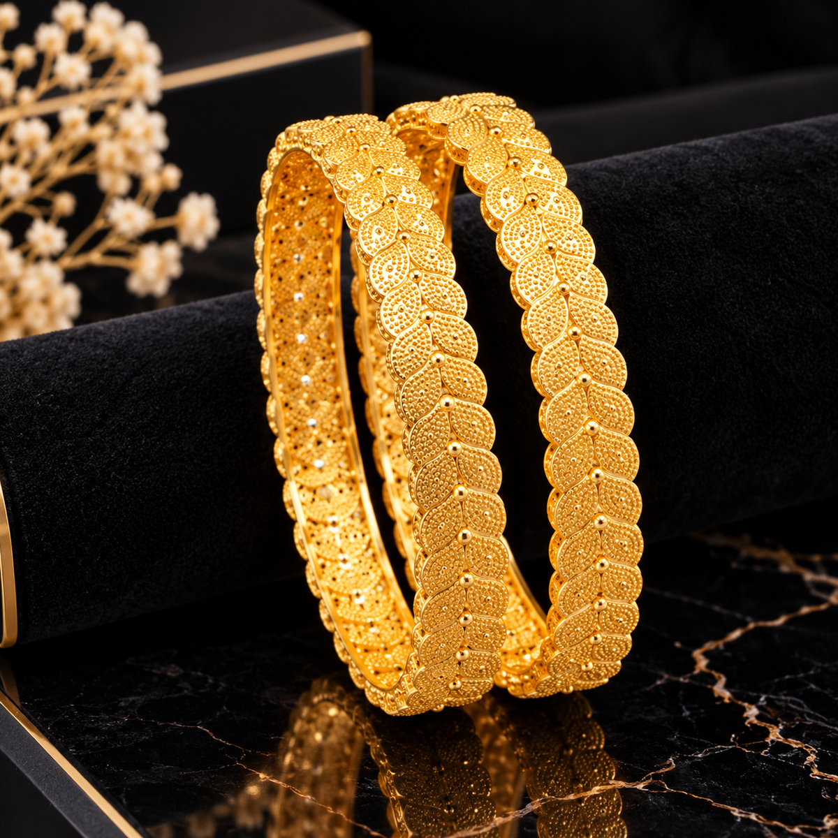 Luxury Gold-Tone Leaf Pattern Bangle Set for Women