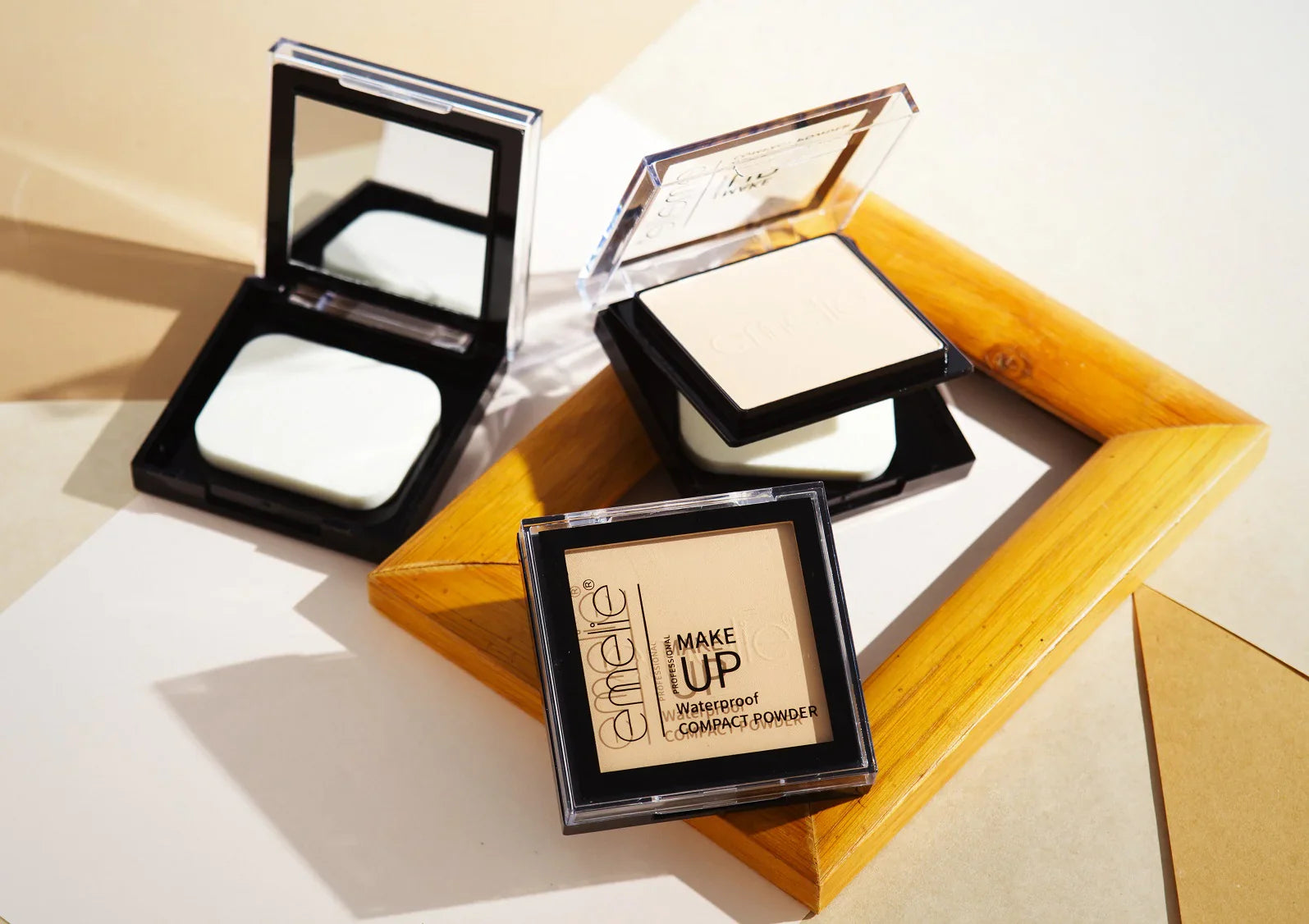 Emelie Waterproof Compact Powder